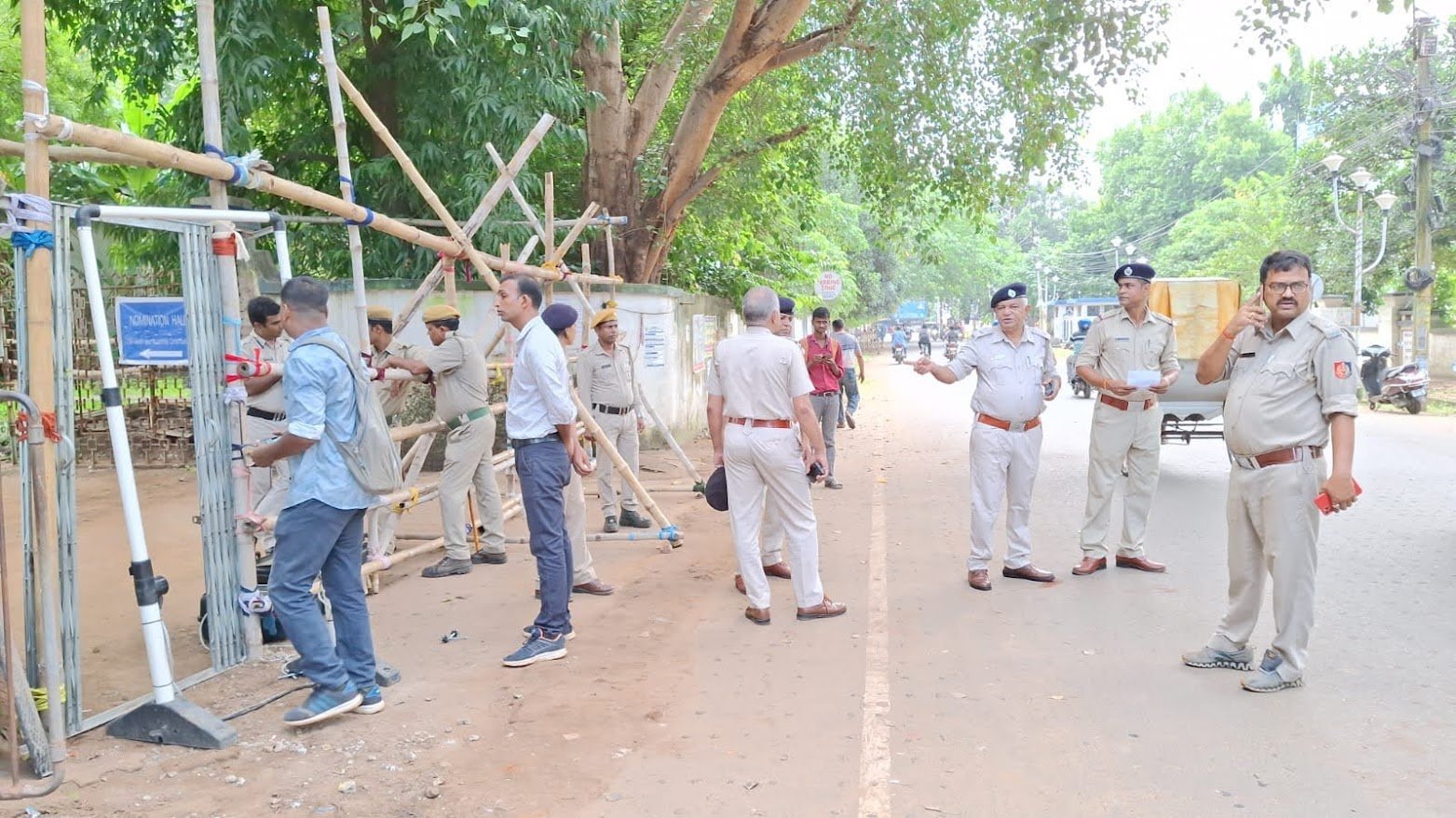 Byelection : মনোনয়নের দিন ঘোষণা করে ঠায় বসে প্রশাসনের কর্তারা, মেদিনীপুরে উপনির্বাচনে প্রার্থীর নামই ঘোষণা করতে পারেনি কেউ !