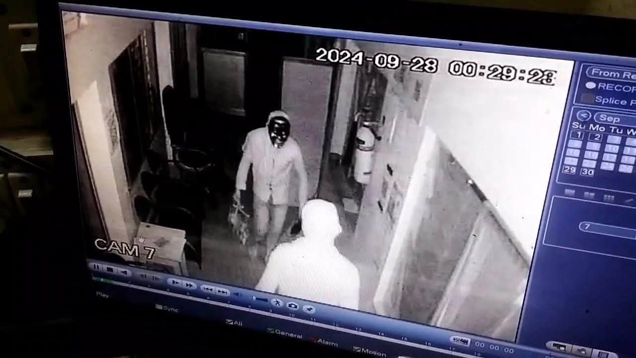 Theft : তিনমাস ধরে ব্যাঙ্ক দোকান বাড়িতে লাগাতার চুরি, গুড়গুড়িপাল পুলিশের হাতে সামগ্রী সহ ধরা পড়লো দুই “ভদ্র” চোর Theft : তিনমাস ধরে ব্যাঙ্ক দোকান বাড়িতে লাগাতার চুরি, গুড়গুড়িপাল পুলিশের হাতে সামগ্রী সহ ধরা পড়লো দুই “ভদ্র” চোর