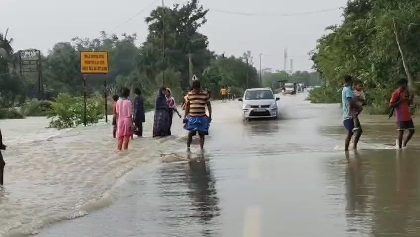 “বন্যাতে ভালো আছি, ঘাটাল মাস্টার প্ল্যান দরকার নেই,”-মহিলাদের চরম বিক্ষোভে বৈঠক ফেলে পালালেন মাস্টার প্ল্যান রুপায় কমিটির সদস্যরা৷