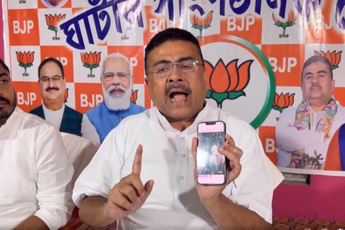 Suvendu Adhikari: “আমাদের কোন নেতা নেই, একটাই নেতা নরেন্দ্র মোদি”-দিলীপ ভুলতে কর্মীদের কাছে বার্তা শুভেন্দু অধিকারীর