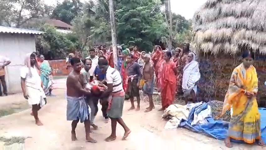 keshpur: জঙ্গল সাফ দিয়ে পার্থিব কষ্ট সাফ করে নিলেন প্রৌঢ় দম্পতি, একাকিত্বে চরম সিদ্ধান্ত কেশপুরে